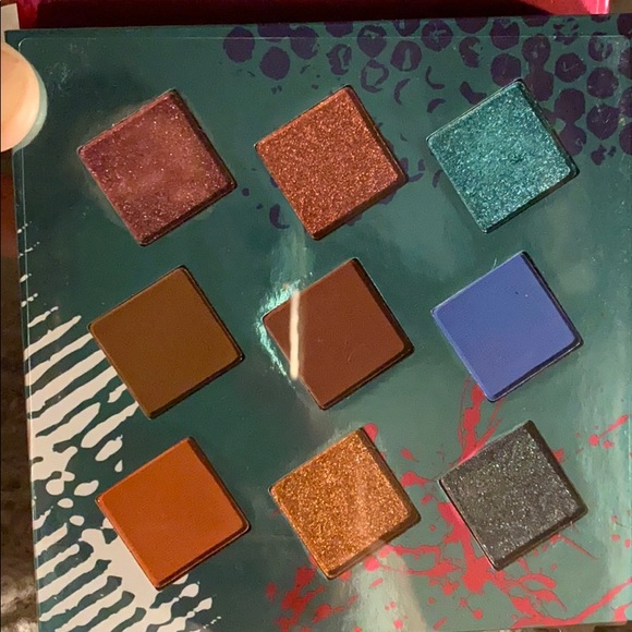 Makeup - Picture 3 of 3